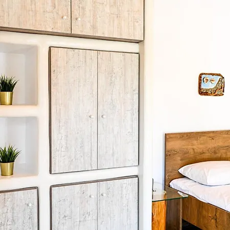 Bonzoe #1 Apartment